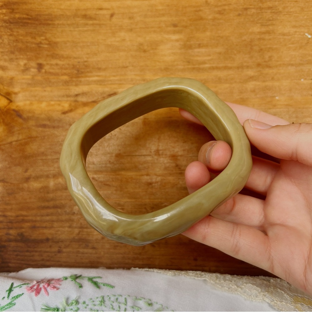 Vintage lucite bracelet